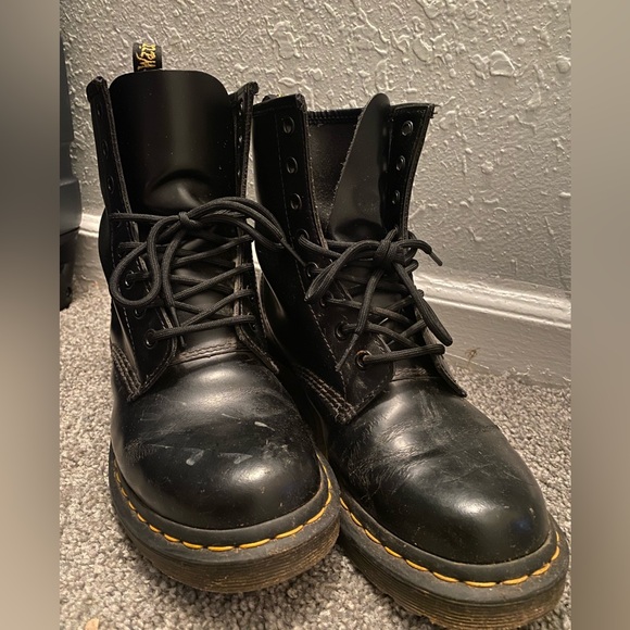 Dr. Martens 1460s Women’s Smooth Leather Lace Up Boots - Picture 3 of 7